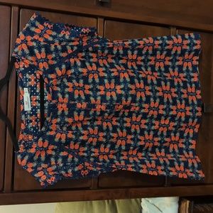 Vineyard Vines pineapple top!